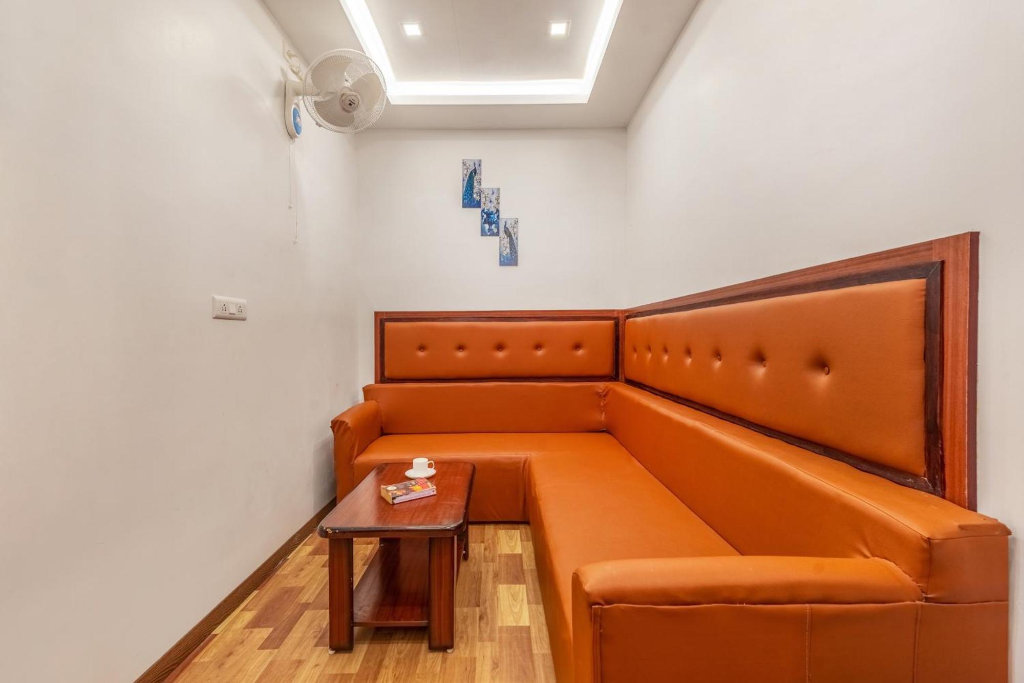 Treebo South Avenue, 700 Mts From Promenade Beach 퐁디셰리 외부 사진