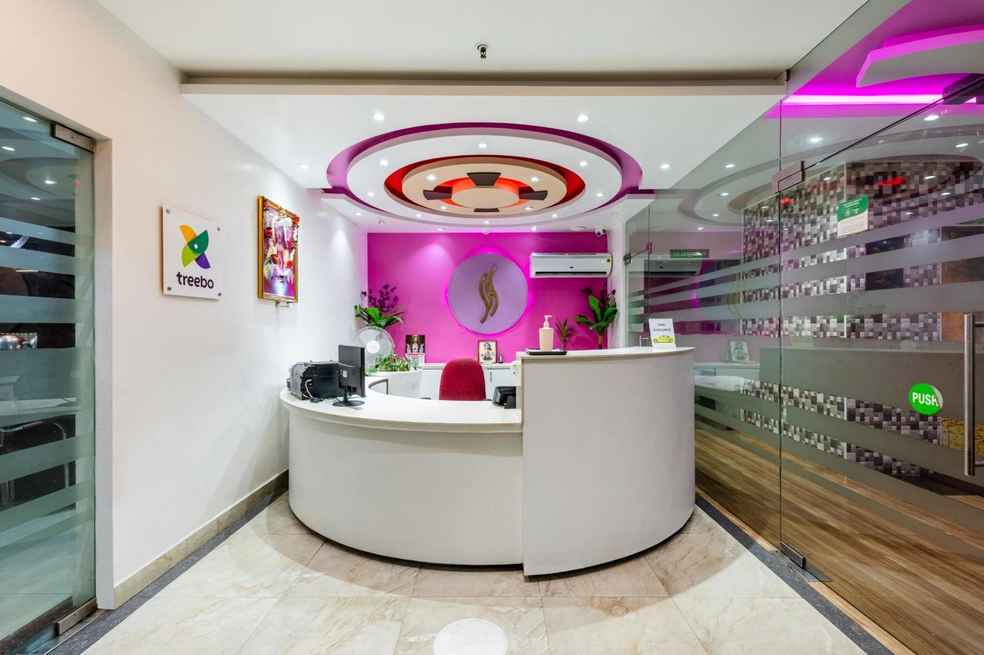 Treebo South Avenue, 700 Mts From Promenade Beach 퐁디셰리 외부 사진